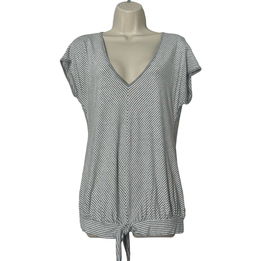 Laila Jayde Lizan Dolman V-Neck Tie Hem Knit Top in‎ Light Grey Size S